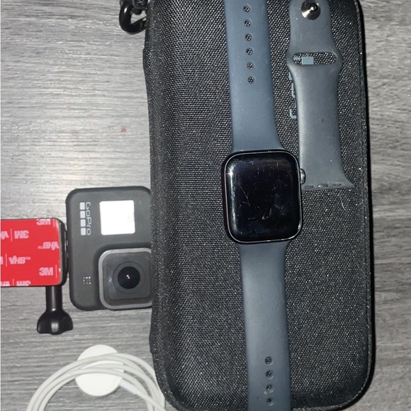 Apple Watch 7se and go pro 8 with 4k sd card